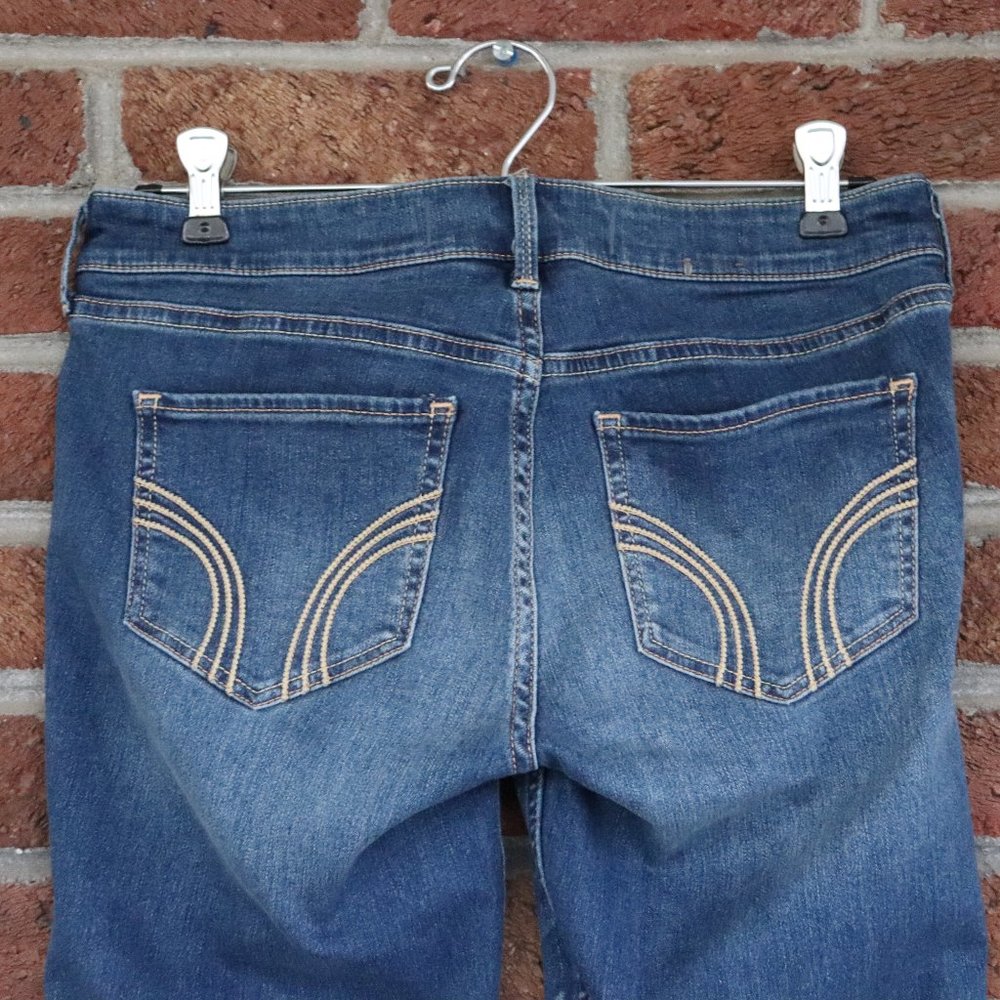 Hollister Women's Skinny Jeans in Medium Blue Denim - Picture 7 of 15
